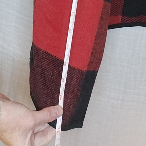 Buffalo Plaid Vest Open Cascade Style Front with Pockets Red Black Size Medium - Picture 6 of 7